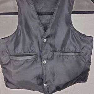 Kids First Leather Vest - Unik Size M Youth